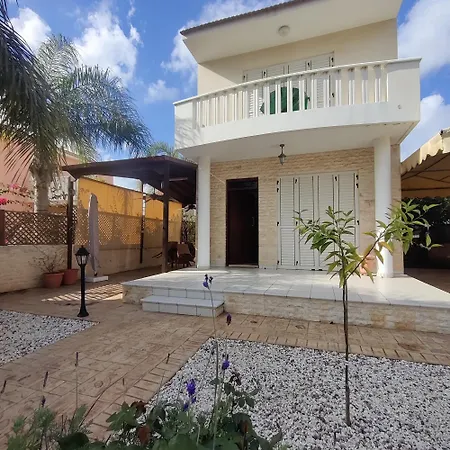 펜션 Quiet House Near The *