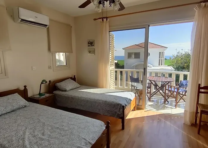 Prázdninový dům Quiet House Near The Meneou